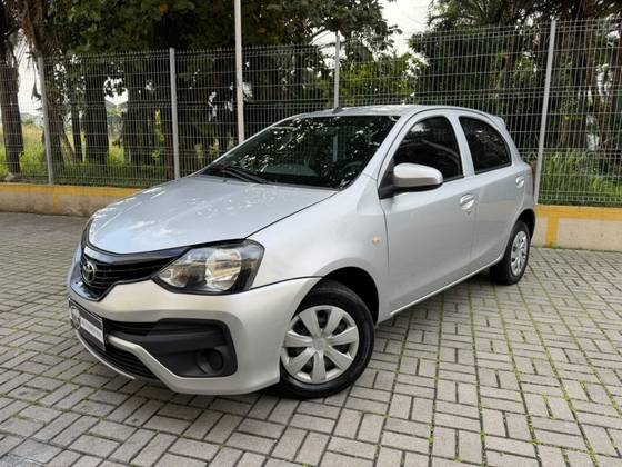 TOYOTA ETIOS 1.3 X 16V FLEX 4P AUTOMÁTICO TOYOTA ETIOS 1.3 X 16V FLEX 4P AUTOMÁTICO